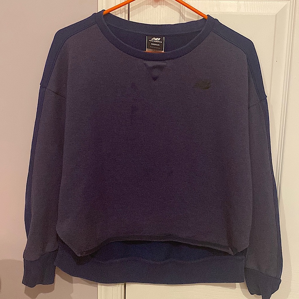 New Balance Women’s Medium Dark Blue Pullover Sweatshirt